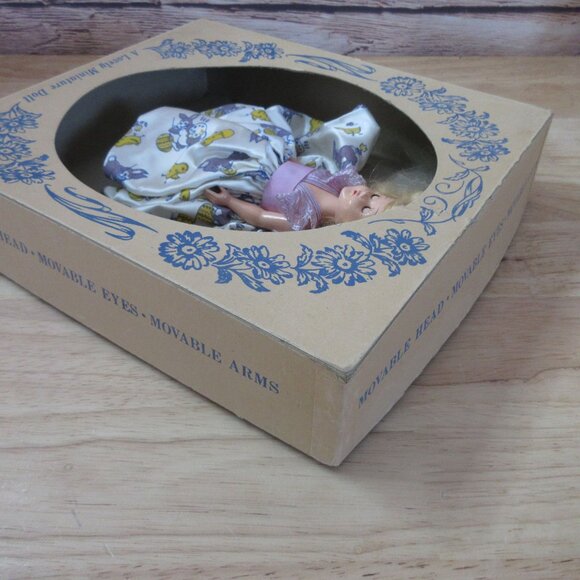 Dream Doll 7.5" Easter Bonnie Window Box 1950s - Picture 8 of 9